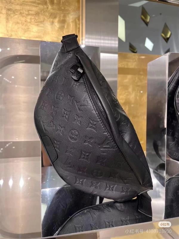 2026120181031568 460